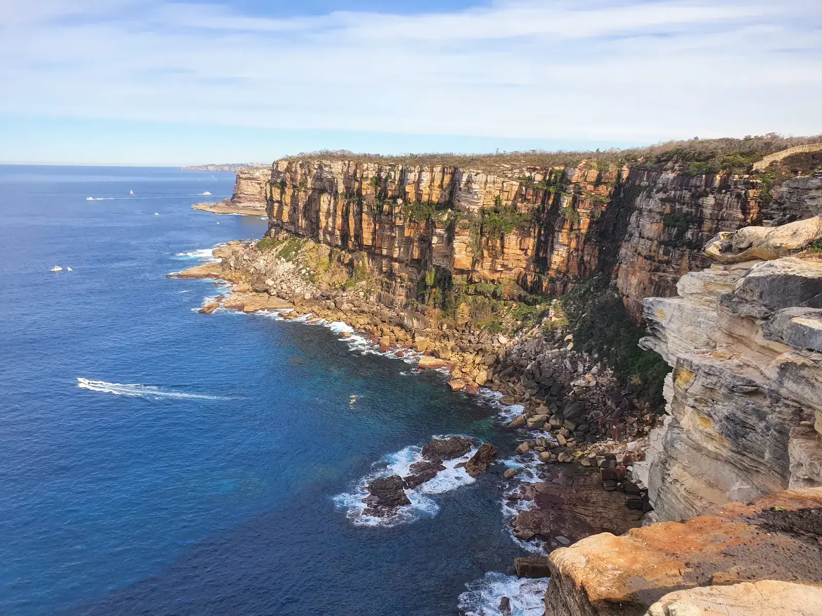 North Head National Park in Sydney is a perfect location to view the cliffs and the Pacific Ocean. Sydney Harbour National Park